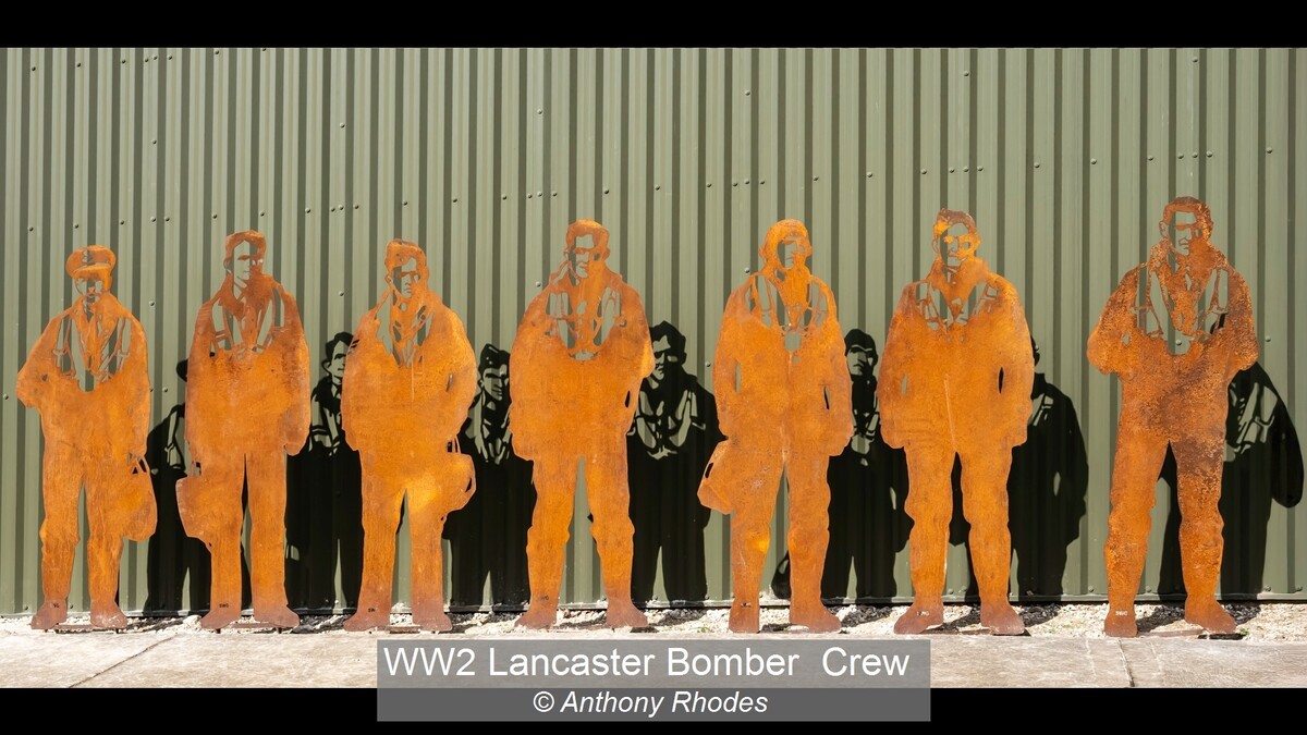 WW2 Lancaster Bomber  Crew